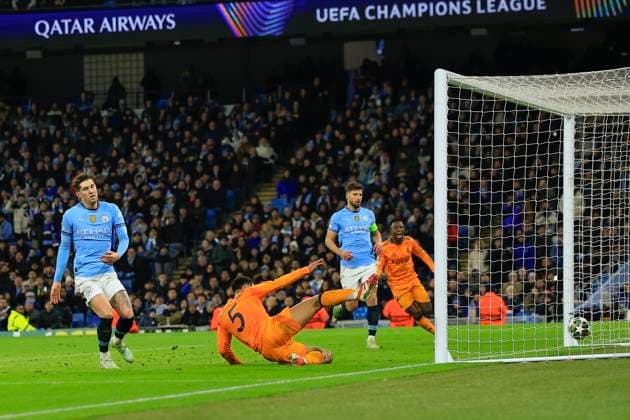 Manchester City v Real Madrid Champions League 11 02 2025. Jude Bellingham (5) of Real Madrid scores to make it 2-3 during the Champions League match between Manchester City and Real Madrid at the Etihad Stadium, Manchester, England on 11 February 2025. Manchester Etihad Stadium Manchester England Editorial use only , Copyright: xConorxMolloyx PSI-21439-0055
