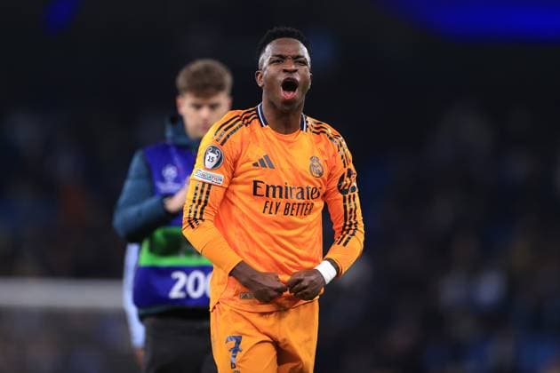 Fußball UEFA Champions League K.o.-Spiel 1. Spiel Manchester City gegen Real Madrid 11. Februar 2025 UEFA Champions League K.o.-Spiel 1. Spiel Manchester City gegen Real Madrid Vinicius Junior von Real Madrid feiert den Sieg Foto Simon Stacpoole Abseits Manchester UK  Copyright: xSimonxStacpoolexOffside