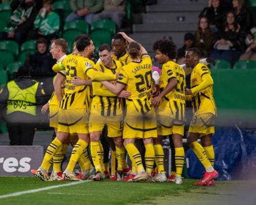 February 11, 2025, Lisboa, Guimaraes, Portugal: Borussia Dortmund squad celebrating the goal of SERHOU GUIRASSY from Borussia Dortmund during the UEFA Champions League 2024 25 match between Sporting CP and Borussia Dortmund at Estadio Jose de Alvalade 11, February 2025 in Lisboa, Portugal. Final Score Sporting 0 - 3 Borussia Dortmund Lisboa Portugal - ZUMAl192 20250211_zsp_l192_021 Copyright: xMiguelxLemosx