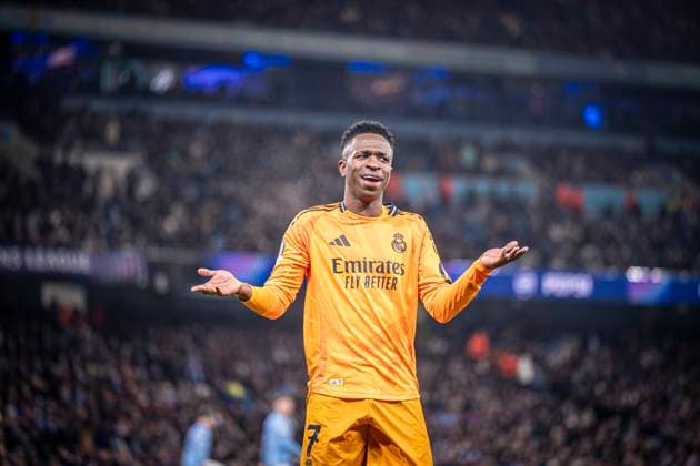 Vinicius Junior of Real Madrid gestures to home support who have booed him during the game after Brahim Diaz of Real Madrid scores during the UEFA Champions League 2024 25 football match between Real Madrid and Manchester City at the Etihad Stadium in Manchester (Richard Callis SPP) Copyright: xRichardxCallis SPPx spp-en-RiCa-spp_riCa_1102251586