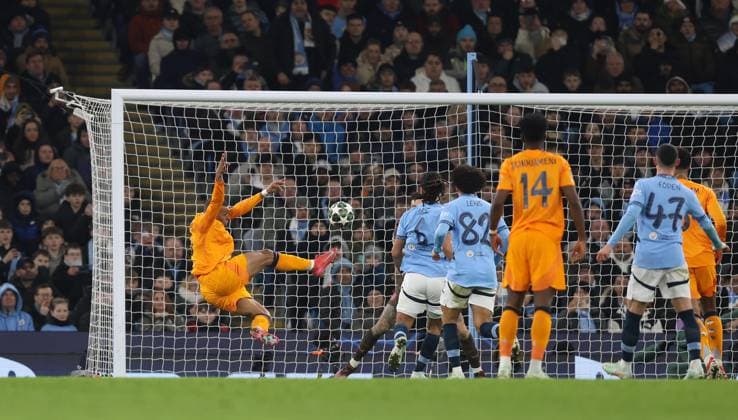 . - Manchester City v Real Madrid, UEFA Champions League, Knockout Play-off first leg, City Of Manchester Stadium, Manchester, UK - 11th February 2025. Daniel Weir Crystal Pix GOAL 1-1, Kylian Mbappe of Real Madrid scores to make the score 1-1. - Manchester City v Real Madrid, UEFA Champions League, Knockout Play-off first leg, City Of Manchester Stadium, Manchester, UK - 11th February 2025. Daniel Weir Crystal Pix Manchester City Of Manchester Stadium UK Copyright: xDanielxWeirx CP_Manchester_City_Real_Madrid_006