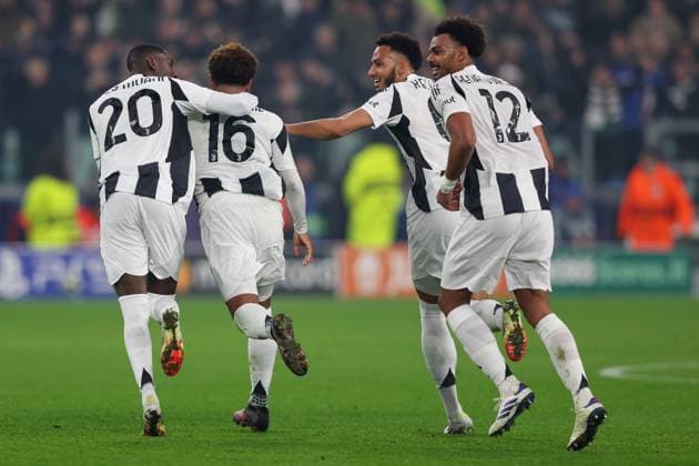 TURYN 11.02.2025 LIGA MISTRZOW UEFA 1 16 FINAÅU --- UEFA CHAMPIONS LEAGUE ROUND OF 16 --- UEFA CHAMPIONS LEAGUE 1 8 FINALE --- UEFA CHAMPIONS LEAGUE ACHTELFINALE JUVENTUS VS PSV EINDHOVEN NZ. WESTON MCKENNIE FOT. STANISLAW KLEPKA ARENA AKCJI NEWSPIX.PL --- newspix.pl POLAND OUT! 
