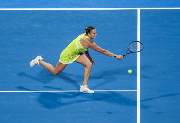 WTA, Tennis Damen QATAR OPEN TENNIS TOURNAMENT ROUND OF 32 Aryna Sabalenka competes in her round of 32 match against Ekaterina Alexandrova during the WTA Qatar TotalEnergies Open 2025 tennis tournament at the Khalifa International Tennis Complex in Doha, Qatar, on February 11, 2025. Copyright: xNOUSHADx