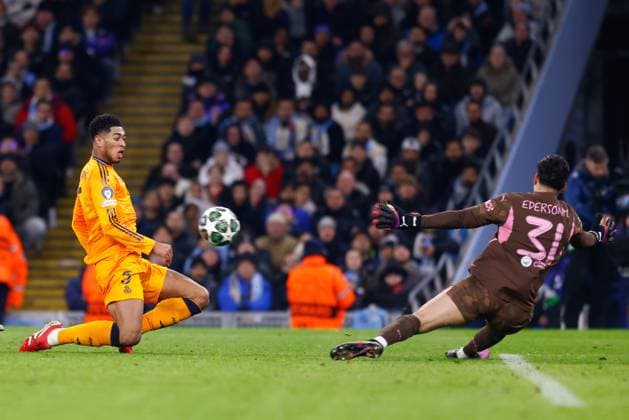 February 11, 2025, Manchester, Manchester, ENGLAND: Jude Bellingham of Real Madrid in action during the UEFA Champions League 2024 25 League Knockout Play-off First Leg match between Manchester City and Real Madrid at Manchester City Stadium on February 11, 2025, in Manchester, England. Manchester ENGLAND - ZUMAa181 20250211_zaa_a181_211 Copyright: xDennisxAgyemanx