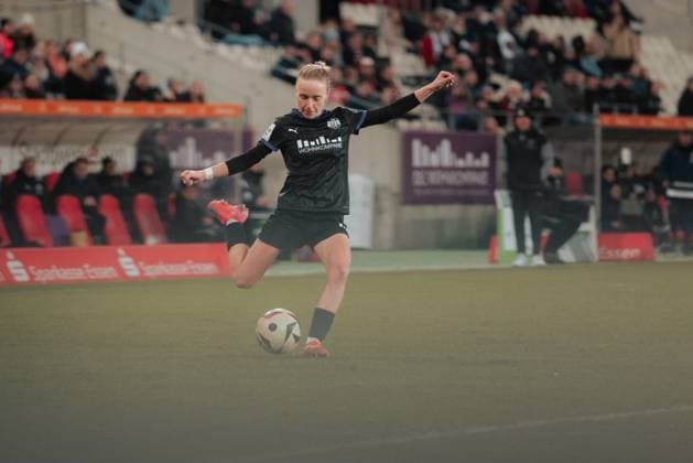 11 02 25, Women, Soccer, 1 BL, Season 2024 2025, SGS Essen 1 FC Köln, 13 Matchday Beke Sterner 19 from SGS Essen Flank Essen Stadion an der Hafenstrasse NRW Germany