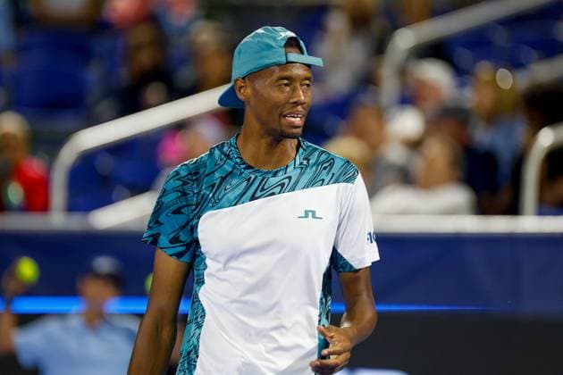 DELRAY BEACH, FL - FEBRUARY 11: Christopher Eubanks in action during R32 against Reilly Opelka at the Delray Beach Open on Tuesday February 11, 2025, at the Delray Beach Stadium & Tennis Center in Delray Beach, Florida.(Photo by Chris Arjoon Icon Sportswire) TENNIS: FEB 11 Delray Beach Open EDITORIAL USE ONLY Icon25021100174