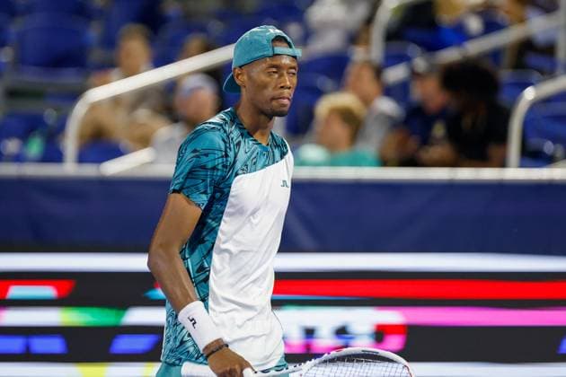 DELRAY BEACH, FL - FEBRUARY 11: Christopher Eubanks in action during R32 against Reilly Opelka at the Delray Beach Open on Tuesday February 11, 2025, at the Delray Beach Stadium & Tennis Center in Delray Beach, Florida.(Photo by Chris Arjoon Icon Sportswire) TENNIS: FEB 11 Delray Beach Open EDITORIAL USE ONLY Icon25021100191
