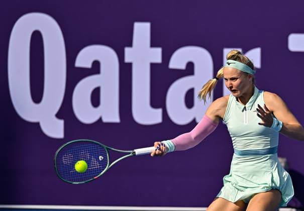 QATAR TOTALENERGIES OPEN - DAY FOUR Rebecca Sramkova of Slovakia competes in her round of 16 match against Elena Rybakina of Kazakistanduring the WTA, Tennis Damen Qatar TotalEnergies Open 2025 tennis tournament at the Khalifa International Tennis Complex in Doha, Qatar, on February 12, 2025. Copyright: xNOUSHADx