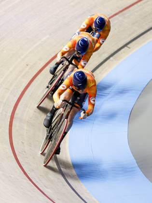 HEUSDEN-ZOLDER - Track cyclists Kimberly Kalee, Hetty van de Wouw and Steffie van der Peet in action on qualifying for the scratch during the first day of the European Track cycling, Rad, Radsport, Bahnrad, Bahn championships in Belgium. ANP BAS CZERWINSKI xVIxANPxSportx xxANPxIVx 519783967 originalFilename: 519783967.jpg