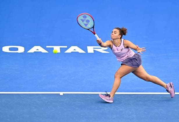 QATAR TOTALENERGIES OPEN - DAY FOUR Jasmine Paolini of Italy competes in her round of 16 match Jasmine Paolini of Italy during the WTA, Tennis Damen Qatar TotalEnergies Open 2025 tennis tournament at the Khalifa International Tennis Complex in Doha, Qatar, on February 12, 2025. Copyright: xNOUSHADx