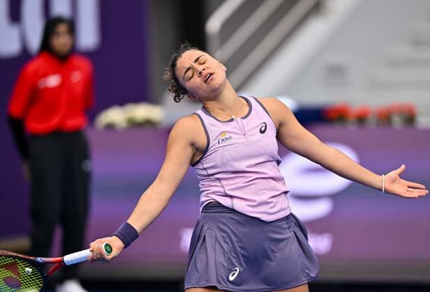 QATAR TOTALENERGIES OPEN - DAY FOUR Jasmine Paolini of Italy competes in her round of 16 match Jasmine Paolini of Italy during the WTA, Tennis Damen Qatar TotalEnergies Open 2025 tennis tournament at the Khalifa International Tennis Complex in Doha, Qatar, on February 12, 2025. Copyright: xNOUSHADx