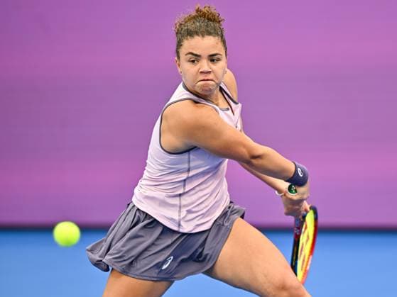 QATAR TOTALENERGIES OPEN - DAY FOUR Jasmine Paolini of Italy competes in her round of 16 match Jasmine Paolini of Italy during the WTA, Tennis Damen Qatar TotalEnergies Open 2025 tennis tournament at the Khalifa International Tennis Complex in Doha, Qatar, on February 12, 2025. Copyright: xNOUSHADx