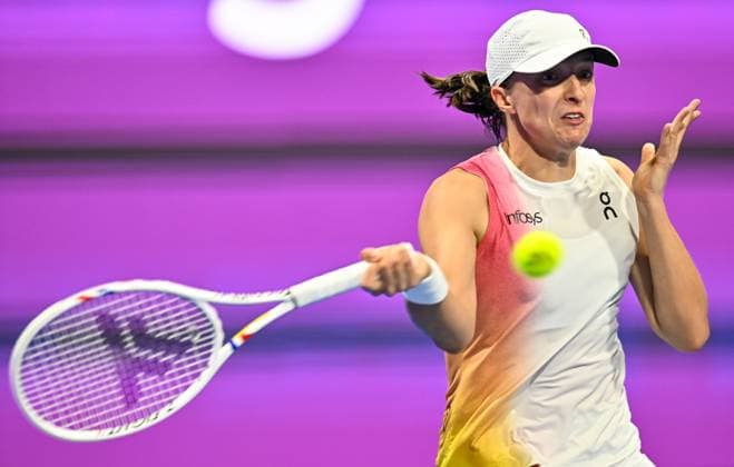 QATAR TOTALENERGIES OPEN - DAY FOUR Iga Swiatek of Poland competes in her round of 16 match Linda Noskova of Czech Republic during the WTA, Tennis Damen Qatar TotalEnergies Open 2025 tennis tournament at the Khalifa International Tennis Complex in Doha, Qatar, on February 12, 2025. Copyright: xNOUSHADx