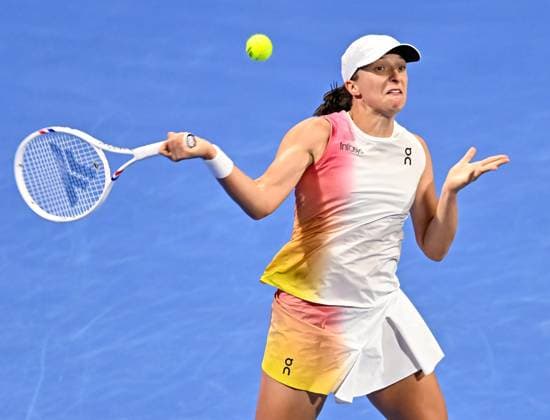 QATAR TOTALENERGIES OPEN - DAY FOUR Linda Noskova of Czech Republic competes in her round of 16 match Iga Swiatek of Poland during the WTA, Tennis Damen Qatar TotalEnergies Open 2025 tennis tournament at the Khalifa International Tennis Complex in Doha, Qatar, on February 12, 2025. Copyright: xNOUSHADx