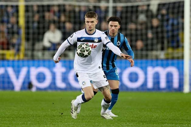 Atalanta s Stefan Posch and Club s Chemsdine Talbi fight for the ball during a soccer game between Belgian soccer team Club Brugge KV and Italian club Atalanta Bergamo, on Wednesday 12 February 2025 in Brugge, in the first leg of the Knockout phase play-offs of the UEFA Champions League competition. BRUNOxFAHY  x112320456x
