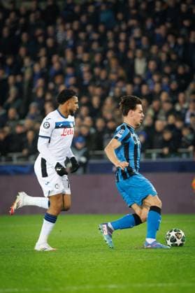 Atalanta s Ederson and Club s Ardon Jashari fight for the ball during a soccer game between Belgian soccer team Club Brugge KV and Italian club Atalanta Bergamo, on Wednesday 12 February 2025 in Brugge, in the first leg of the Knockout phase play-offs of the UEFA Champions League competition. KURTxDESPLENTER  x112320644x