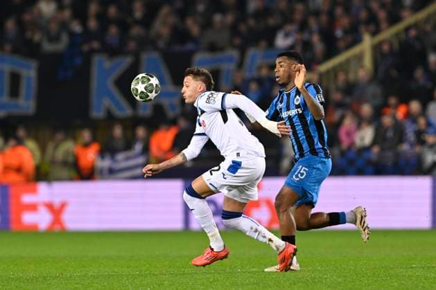 Club Brugge v Atalanta - UEFA Champions League BRUGGE, BELGIUM - FEBRUARY 12 : Retegui Mateo forward of Atalanta and Onyedika Raphael midfielder of Club Brugge in action during the UEFA Champions League 2024 25 knockout phase play-off match first round between Club Brugge and Atalanta on February 12, 2025 in Brugge, Belgium, 12 02 2025 Brugge Belgium  Copyright: xDhax