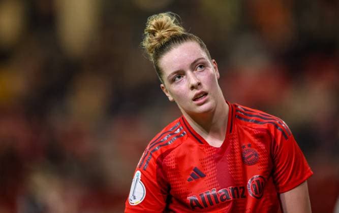 GER, Munich, FC Bayern Munich vs Eintracht Frankfurt, DFB Pokal Women, Football, DFB, Season 2024 2025, FC Bayern Campus, Quarterfinals in picture Alara Sehitler FC Bayern Munich Women 1 DFB DFL REGULATIONS PROHIBIT ANY USE OF PHOTOGRAPHS AS IMAGE SEQUENCES AND OR QUASI VIDEO, 12 02 2025, Copyright: HMBxMedia HendrikxHamelau