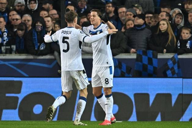 250212 Champions League Knock Out Club Brugge vs Atalanta Mario Pasalic (8) of Atalanta celebrates after scoring the 1-1 equalizer goal during a soccer game between Belgian Club Brugge KV and Italian Atalanta Bergamo in the UEFA Champions League Knockout phase play-offs leg 1 of the 2024-25 season, on Wednesday 12 February 2025 in Brugge , Belgium . photo Isosport David Catry Brugge Belgium  Copyright: xDavidxCatryx 20250212DC2_0643