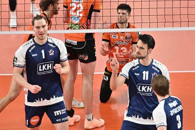 GER CEV Champions League, SVG Lueneburg vs Berlin Recycling Volleys 12 02 2025, LKH Arena, Lueneburg, GER CEV Champions League, SVG Lueneburg vs Berlin Recycling Volleys in the picture the Lueneburg team cheers nordphotoxGmbH xWitke nph00002