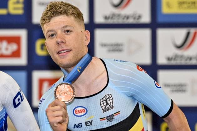 Sport Bilder des Tages Belgian Jules Hesters pictured on the podium with his bronze medal, at the 2025 UEC Track Elite European Championships, in Heusden-Zolder, Belgium, Wednesday 12 February 2025. The European Championships take place from 12 to 16 February. DIRKxWAEM  x112325640x