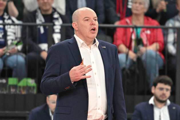 GER CEV Champions League, SVG Lueneburg vs Berlin Recycling Volleys 12 02 2025, LKH Arena, Lueneburg, GER CEV Champions League, SVG Lueneburg vs Berlin Recycling Volleys in the picture Coach Joel Gregory Banks Berlin gets excited nordphotoxGmbH xWitke nph00002