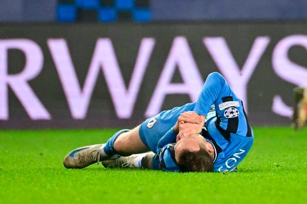 Sport Bilder des Tages Club Brugge v Atalanta - UEFA Champions League BRUGGE, BELGIUM - FEBRUARY 12 : Nilsson Gustaf forward of Club Brugge injured during the UEFA Champions League 2024 25 knockout phase play-off match first round between Club Brugge and Atalanta on February 12, 2025 in Brugge, Belgium, 12 02 2025 Brugge Belgium  Copyright: xPeterxDexVoechtx