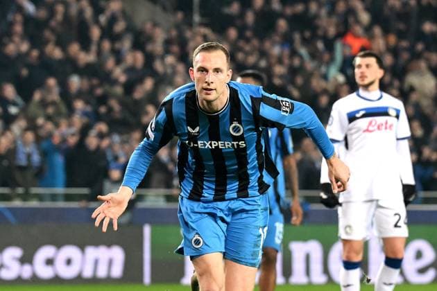 BRUGGE - Gustaf Nilsson of Club Brugge KV celebrates the 2-1 during the UEFA Champions League playoff match between Club Brugge and Atalanta BC at Jan Breydel Stadium on Feb. 12, 2025 in Bruges, Belgium. ANP Hollandse Hoogte UEFA Champions League 2024 25 League Knockout Play-off First Leg 2024 25 xVIxANPxSportx xGerritxvanxKeulenxIVx 519817848 originalFilename: 519817848.jpg