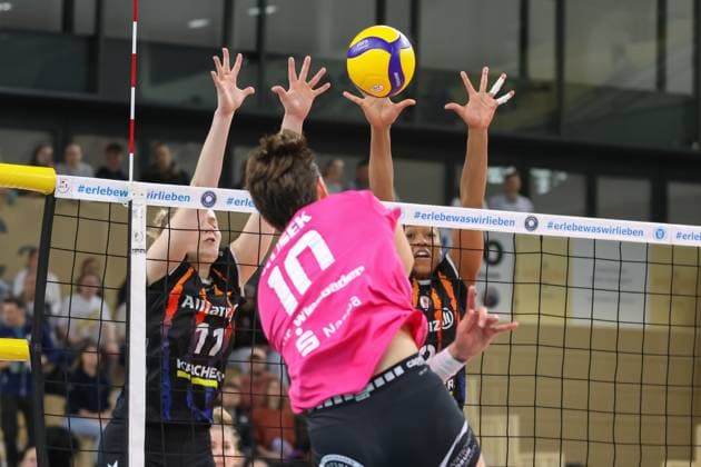 Wiesbaden, Germany February 12, 2025 1 VBL Women 2024 2025 VC Wiesbaden vs Allianz MTV Stuttgart Pictured Pauline Martin Allianz MTV Stuttgart, 11 , Breland Morrissette Allianz MTV Stuttgart, 2 , Olivia Rusek VC Wiesbaden, 10 , Halle am Platz der deutschen Ein Berlin Copyright: xFotostandx xUlrichxScherbaumx