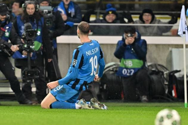 250212 Champions League Knock Out Club Brugge vs Atalanta Gustaf Nilsson (19) of Club Brugge celebrates after scoring the 2-1 goal on penalty during a soccer game between Belgian Club Brugge KV and Italian Atalanta Bergamo in the UEFA Champions League Knockout phase play-offs leg 1 of the 2024-25 season, on Wednesday 12 February 2025 in Brugge , Belgium . photo Isosport David Catry Brugge Belgium  Copyright: xDavidxCatryx 20250212DC2_2494