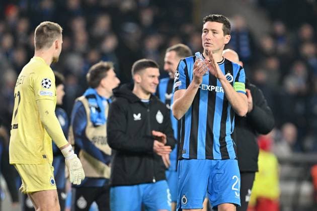 250212 Champions League Knock Out Club Brugge vs Atalanta Hans Vanaken (20) of Club Brugge celebrates after winning a soccer game between Belgian Club Brugge KV and Italian Atalanta Bergamo in the UEFA Champions League Knockout phase play-offs leg 1 of the 2024-25 season, on Wednesday 12 February 2025 in Brugge , Belgium . photo Isosport David Catry Brugge Belgium  Copyright: xDavidxCatryx 20250212DC2_3391