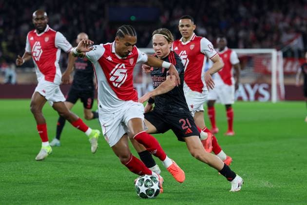 Monaco on February 12, 2025 Uefa Champions League Knockout phase play offs, 1st leg AS Monaco SL Benfica, Thilo Kehrer AS Monaco , Andreas Schjelderup S L Benfica in aktion, in action, Copyright: JoaquimxFerreira