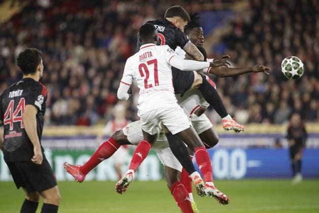 Otamendo of SL Benfica during the Uefa Champions League first leg play offâ??s, football match between AS Monaco and SL Benfica. On 12 February 2025 at Louis II Stadium, Monaco. Photo Nderim Kaceli.  Copyright: xNderimxKaceli IPAxSportx xipa-agency.netx xx IPA_53986982 IPA_Agency_IPA53986982