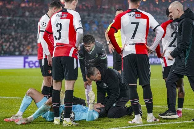 ROTTERDAM, 12-02-2025 , Stadium Feijenoord de Kuip , UEFA Champions League Knockout phase play-offs season 2024 2025 , match between Feyenoord and AC Milan , Feyenoord player Timon Wellenreuther Feyenoord - AC Milan  x27830169x Copyright: