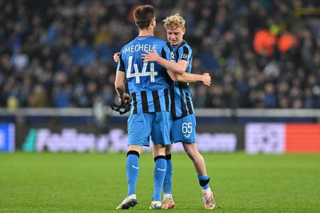 250212 Champions League Knock Out Club Brugge vs Atalanta Joaquin Seys (65) of Club Brugge and Brandon Mechele (44) of Club Brugge celebrate after winning a soccer game between Belgian Club Brugge KV and Italian Atalanta Bergamo in the UEFA Champions League Knockout phase play-offs leg 1 of the 2024-25 season, on Wednesday 12 February 2025 in Brugge , Belgium . photo Isosport David Catry Brugge Belgium  Copyright: xDavidxCatryx 20250212DC2_3082
