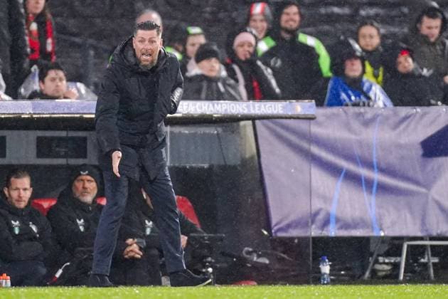 2025-02-12 Feyenoord v AC Milan - UEFA Champions League 2024 25 League Knockout Play-off First Leg ROTTERDAM, NETHERLANDS - FEBRUARY 12: Interim Head Coach Pascal Bosschaart of Feyenoord gestures during the UEFA Champions League 2024 25 League Knockout Play-off First Leg match between Feyenoord and AC Milan at Stadion Feijenoord on February 12, 2025 in Rotterdam, Netherlands. Rotterdam Stadion Feijenoord Netherlands Content not available for redistribution in The Netherlands directly or indirectly through any third parties. Copyright: xJorisxVerwijstx