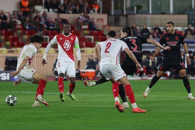 Monaco on February 12, 2025 Uefa Champions League Knockout phase play offs, 1st leg AS Monaco SL Benfica, Goal kick Alvaro Fernandez Carreras S L Benfica Copyright: JoaquimxFerreira