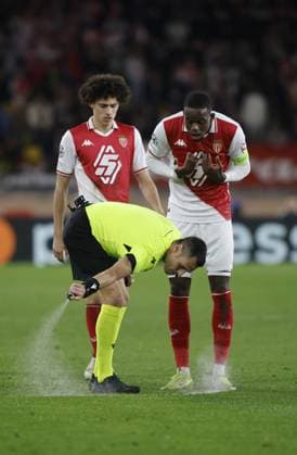 Refree Maurizio Mariani of Italy sand Denis Zakaria of AS Monaco during the Uefa Champions League first leg play offâ??s, football match between AS Monaco and SL Benfica. On 12 February 2025 at Louis II Stadium, Monaco. Photo Nderim Kaceli.  Copyright: xNderimxKaceli IPAxSportx xipa-agency.netx xx IPA_53988956 IPA_Agency_IPA53988956