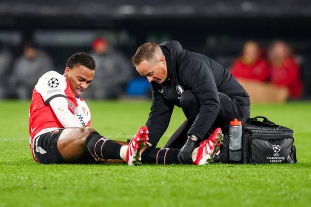 2025-02-12 Feyenoord v AC Milan - UEFA Champions League 2024 25 League Knockout Play-off First Leg ROTTERDAM, NETHERLANDS - FEBRUARY 12: Quinten Timber of Feyenoord in medical treatment due to injury during the UEFA Champions League 2024 25 League Knockout Play-off First Leg match between Feyenoord and AC Milan at Stadion Feijenoord on February 12, 2025 in Rotterdam, Netherlands. Rotterdam Stadion Feijenoord Netherlands Content not available for redistribution in The Netherlands directly or indirectly through any third parties. Copyright: xPieterxvanxderxWoudex