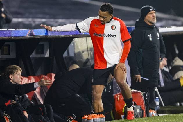 ROTTERDAM, 12-2-2025, Stadium de Kuip, Champions League, 2024 2025, Feyenoord - AC Milan, Feyenoord player Quinten Timber leaves the pitch Feyenoord - AC Milan  x27832662x Copyright: