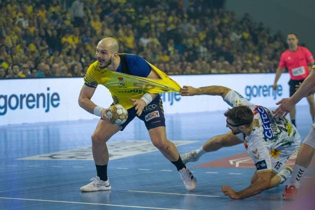 Sport Themen der Woche KW07 Sport Bilder des Tages RECORD DATE NOT STATED KIELCE 12.02.2025 PILKA RECZNA MEZCZYZN EHF LIGA MISTRZOW FAZA GRUPOWA SEZON 2024 2025 11 KOLEJKA HANDBALL MEN S EHF CHAMPIONS LEAGUE GROUP PHASE SEASON 2024 2025 11 ROUND INDUSTRIA KIELCE - SC MAGDEBURG N Z ARCIOM KARALOK (ARTSEM KARALEK) ANTONIO SERRADILLA CUENCA FOT. DOROTA PROKOP ARENA AKCJI NEWSPIX.PL --- newspix.pl POLAND OUT! 