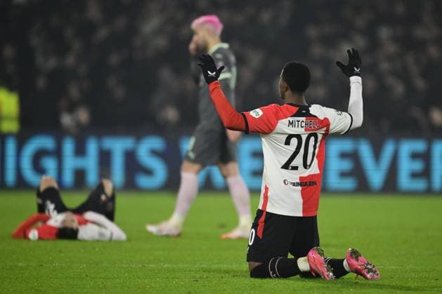 ROTTERDAM - Jeyland Mitchell of Feyenoord celebrates victory during the UEFA Champions League playoff match between Feyenoord and AC Milan at Feyenoord Stadium de Kuip on Feb. 12, 2025 in Rotterdam, Netherlands. ANP OLAF CRACK UEFA Champions League 2024 25 League Knockout Play-off First Leg 2024 25 xVIxANPxSportx xxANPxIVx 519831665 originalFilename: 519831665.jpg