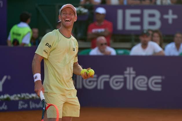 Diego Schwartzman of Argentina smiles towards the audience during his second round match against Nicolas Jarry of Chile at the IEB+ Argentina Open 2025 at Buenos Aires Lawn Tennis Club February 12, 2025 in Buenos Aires, Argentina. (Photo by Camilla Stolen, Imago) Buenos Aires Argentina Copyright: xCamillaxStolenx L1050934 1