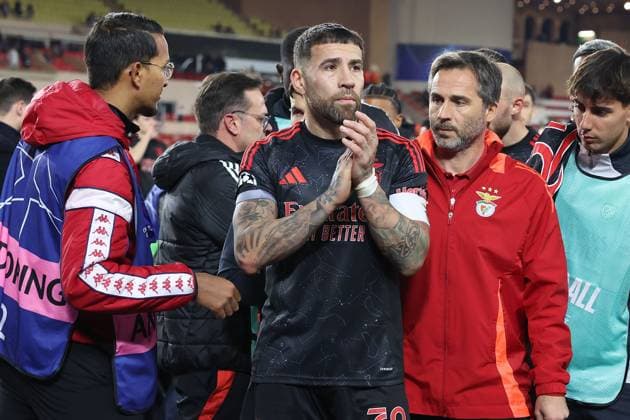 Monaco on February 12, 2025 Uefa Champions League Knockout phase play offs, 1st leg AS Monaco SL Benfica, Doping commissioner waiting for Nicolas Otamendi S L Benfica Copyright: JoaquimxFerreira
