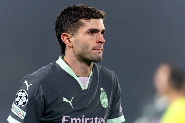 2025-02-12 Feyenoord v AC Milan - UEFA Champions League 2024 25 League Knockout Play-off First Leg ROTTERDAM, NETHERLANDS - FEBRUARY 12: Christian Pulisic of AC Milan looks on during the UEFA Champions League 2024 25 League Knockout Play-off First Leg match between Feyenoord and AC Milan at Stadion Feijenoord on February 12, 2025 in Rotterdam, Netherlands. Rotterdam Stadion Feijenoord Netherlands Content not available for redistribution in The Netherlands directly or indirectly through any third parties. Copyright: xJorisxVerwijstx