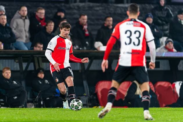 2025-02-12 Feyenoord v AC Milan - UEFA Champions League 2024 25 League Knockout Play-off First Leg ROTTERDAM, NETHERLANDS - FEBRUARY 12: Hugo Bueno of Feyenoord passes the ball during the UEFA Champions League 2024 25 League Knockout Play-off First Leg match between Feyenoord and AC Milan at Stadion Feijenoord on February 12, 2025 in Rotterdam, Netherlands. Rotterdam Stadion Feijenoord Netherlands Content not available for redistribution in The Netherlands directly or indirectly through any third parties. Copyright: xJorisxVerwijstx