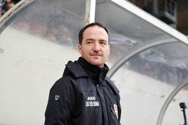 11 02 25 U19 VfB Stuttgart U19 Liverpool FC Germany, Stuttgart, 11 02 2025, Football, UEFA Youth League, U19 VfB Stuttgart U19 Liverpool FC Nico Willig Coach VfB Stuttgart
