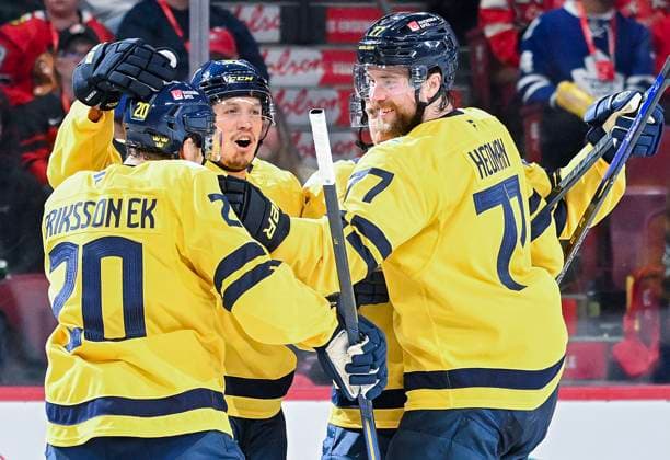 February 12, 2025, Montreal, Pq, Canada: Sweden s Joel Eriksson (20), Rickard Rakell (67) and Victor Hedman (77) celebrate a goal by teammate Jonas Brodin, second right, during second period 4 Nations Face-Off hockey action against Canada in Montreal, Wednesday, February 12, 2025. Joel Eriksson, Rickard Rakell, Victor Hedman, Jonas Brodin, - ZUMAc35_ 20250212_zaf_c35_137 Copyright: xGrahamxHughesx