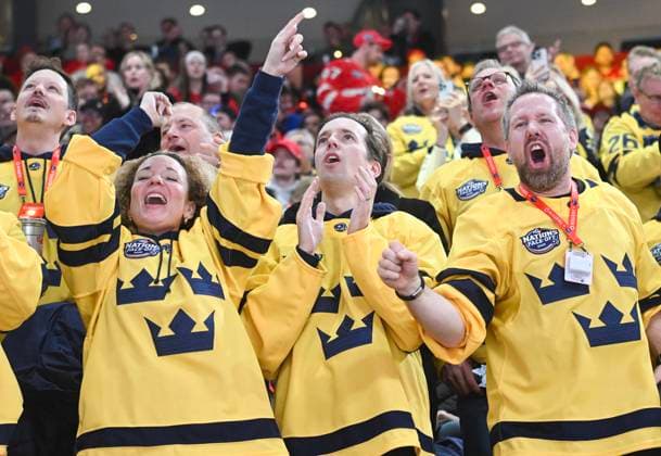 February 12, 2025, Montreal, Pq, Canada: Sweden fans cheer on a goal during third period 4 Nations Face-Off hockey action against Canada in Montreal, Wednesday, February 12, 2025. 4 Nations Hockey,  - ZUMAc35_ 20250212_zaf_c35_141 Copyright: xGrahamxHughesx