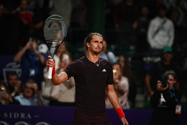 Argentina Open Tenis ATP, Tennis Herren Germany s Alexander Zverev reacts during an Argentina Open ATP round of 16 tennis match at Guillermo Vilas Stadium in Buenos Aires, Argentina, on February 12, 2025. Buenos Aires Argentina  Copyright: xGabrielxSotelox originalFilename:sotelo-notitle250212_nppPs.jpg